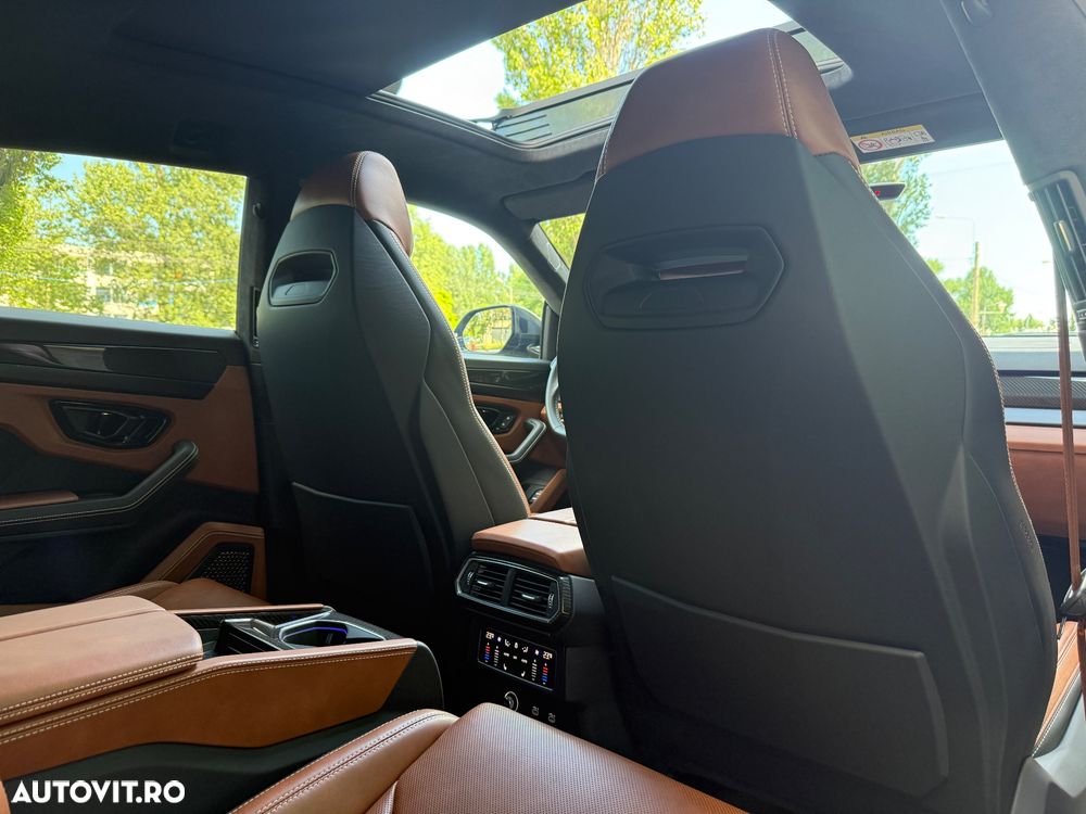Lamborghini URUS - 19