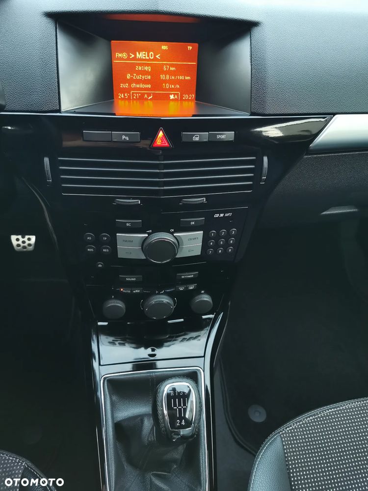 Opel Astra 1.6 Black&White - 21