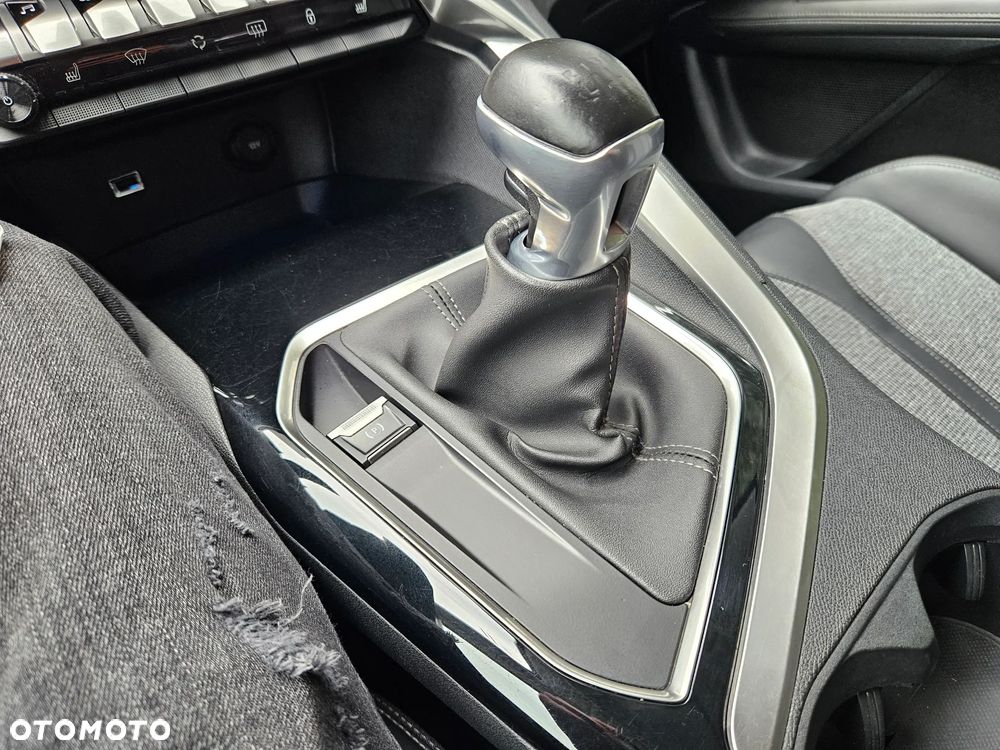 Peugeot 3008 PureTech 130 Stop & Start GPF Allure - 28