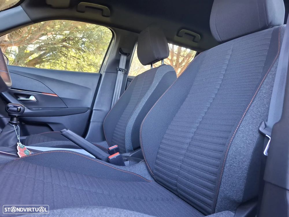 Peugeot 2008 1.2 PureTech Allure Pack - 26