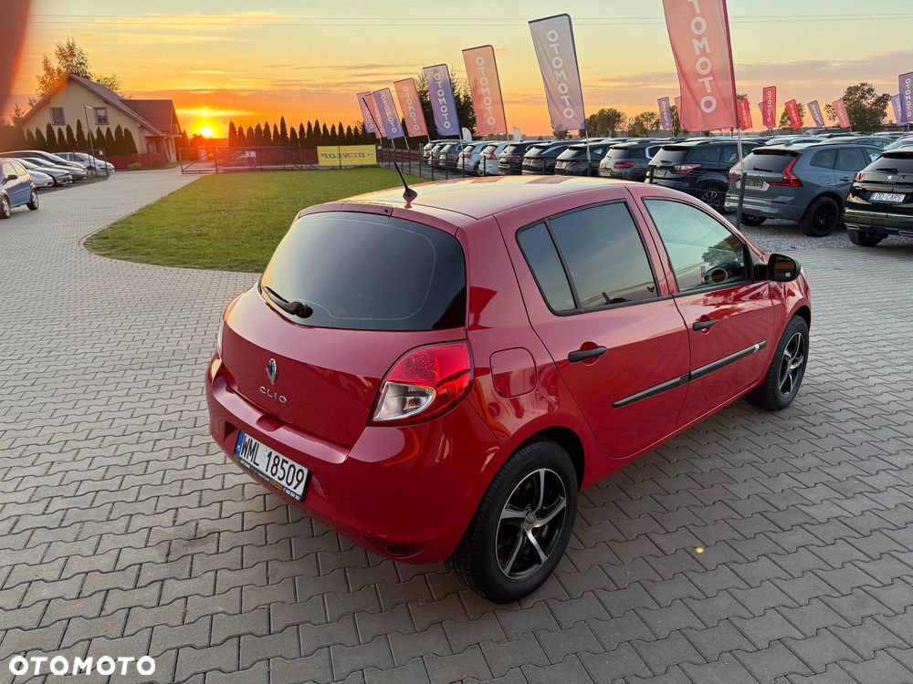 Renault Clio 1.2 16V 75 Yahoo - 16