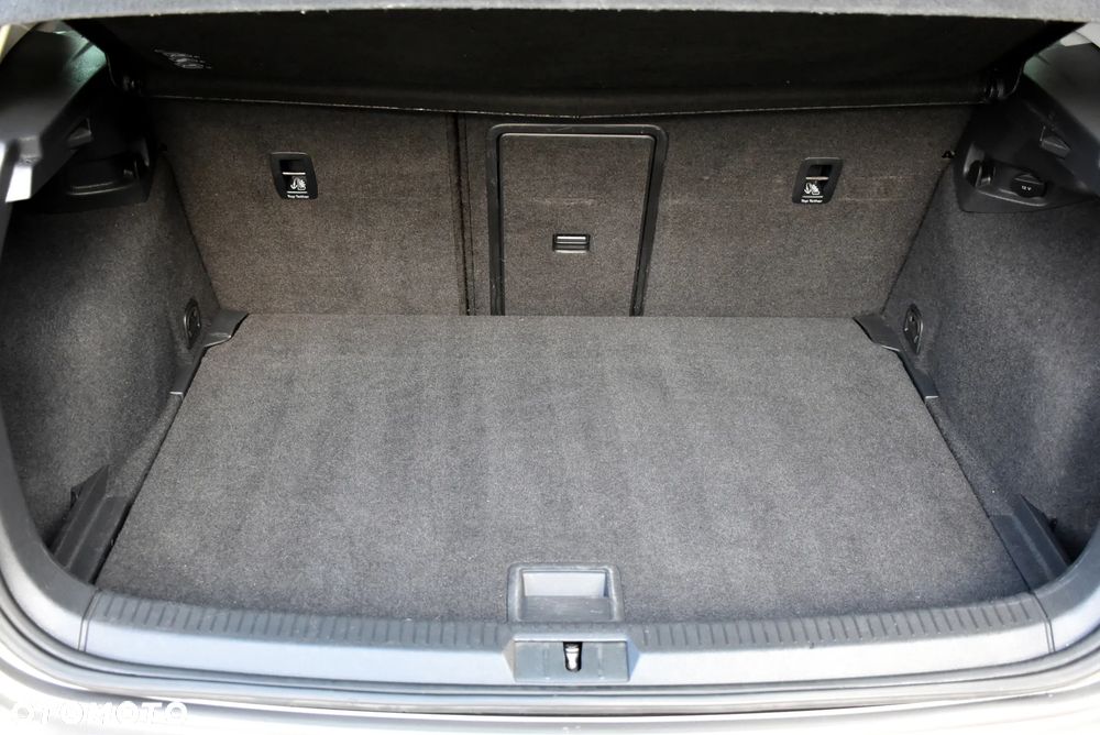 Volkswagen Golf 1.6 TDI BlueMotion Technology DSG Comfortline - 39