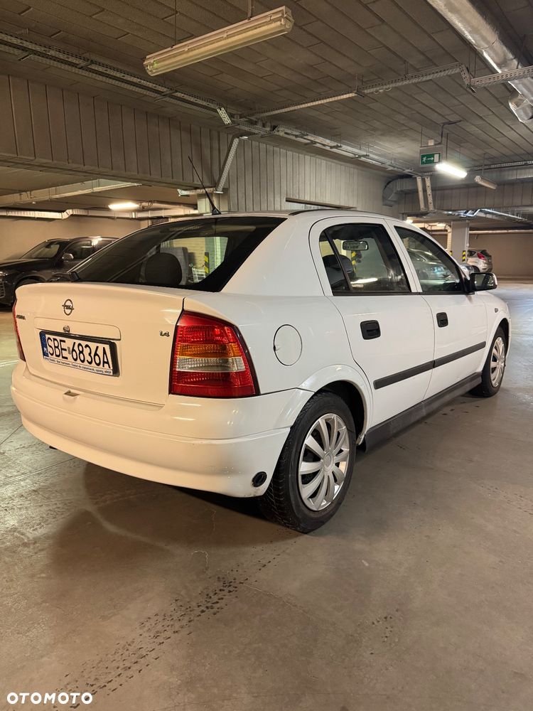 Opel Astra 1.4 GL / Club - 3
