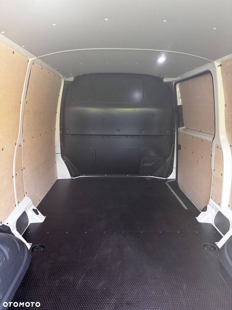 Volkswagen Transporter - 5