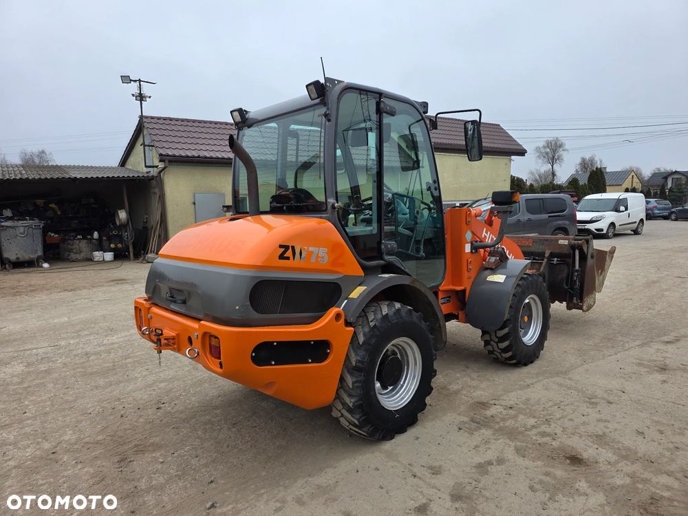 Hitachi ZW75 6500 kg Krokodyl +Widly - 5