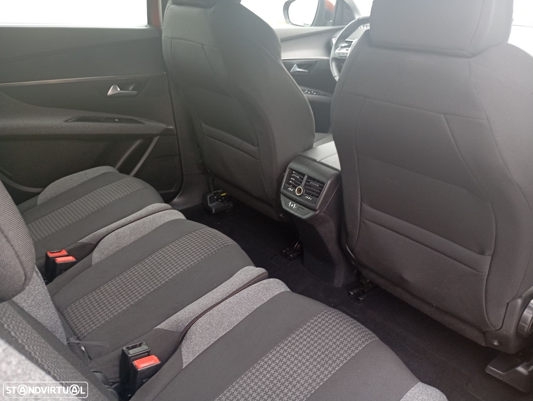 Peugeot 5008 1.5 BlueHDi Active Pack EAT8 - 14