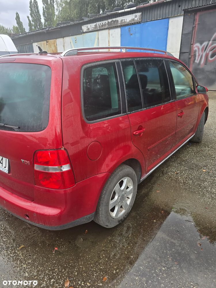 Volkswagen Touran 2.0 TDI Trendline DSG - 7