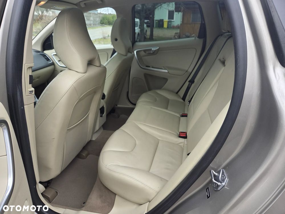 Volvo XC 60 T6 AWD Momentum - 13