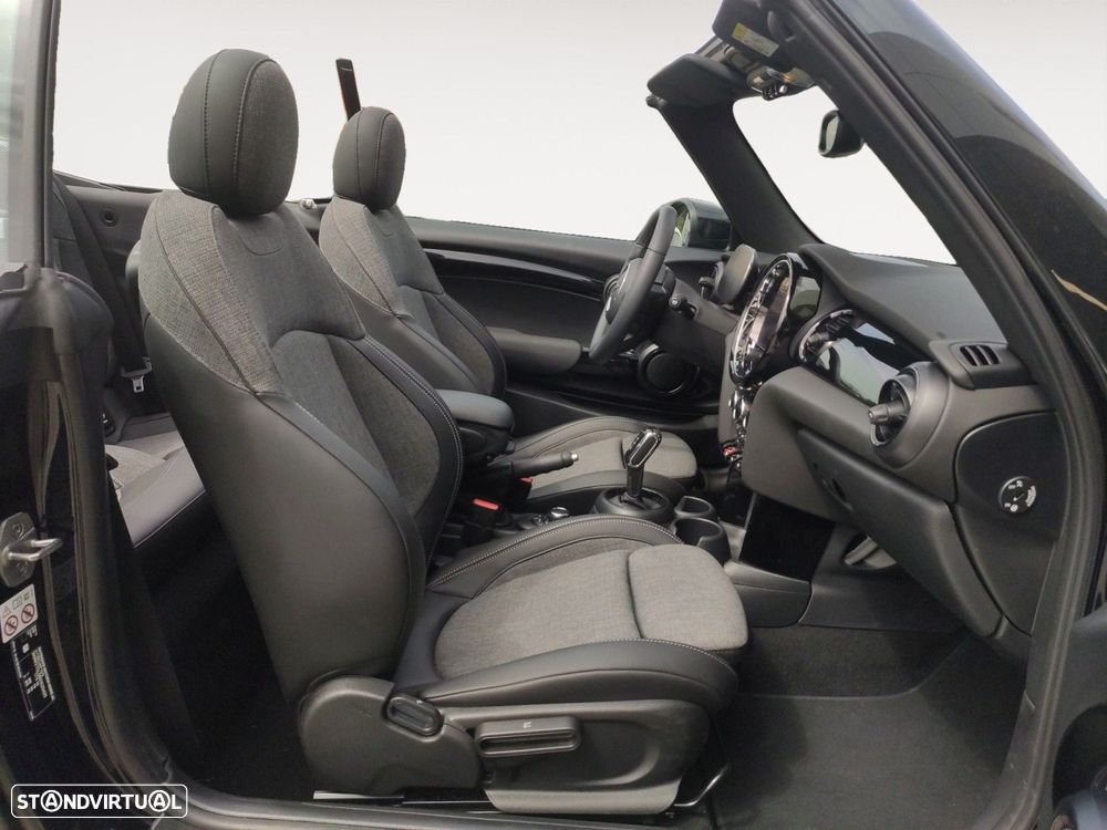 MINI Cabrio Cooper Auto - 15