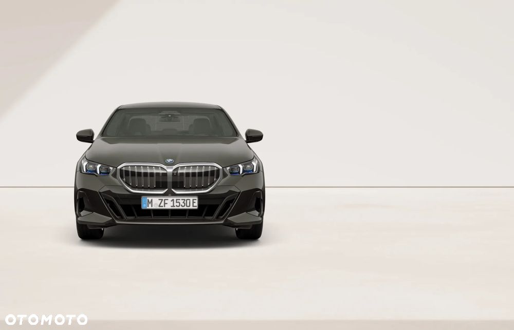BMW Seria 5 550e xDrive PHEV M Sport - 2