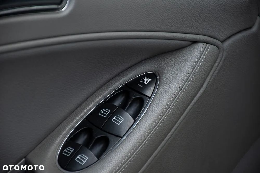 Mercedes-Benz CLS 500 - 27
