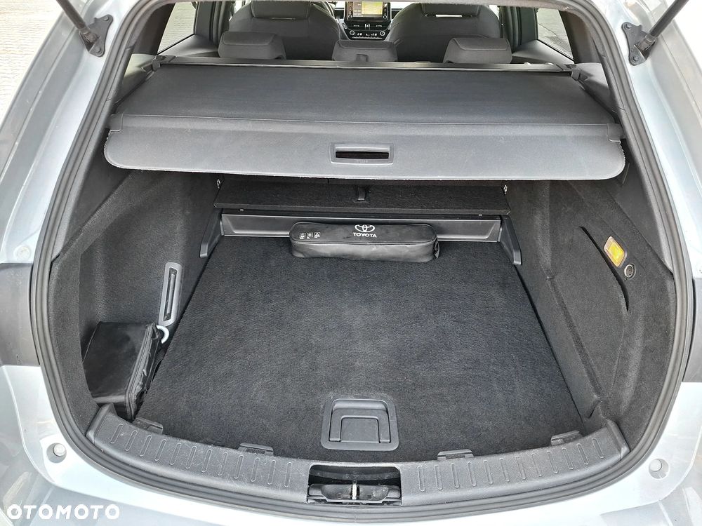 Toyota Corolla 2.0 Hybrid Executive - 13