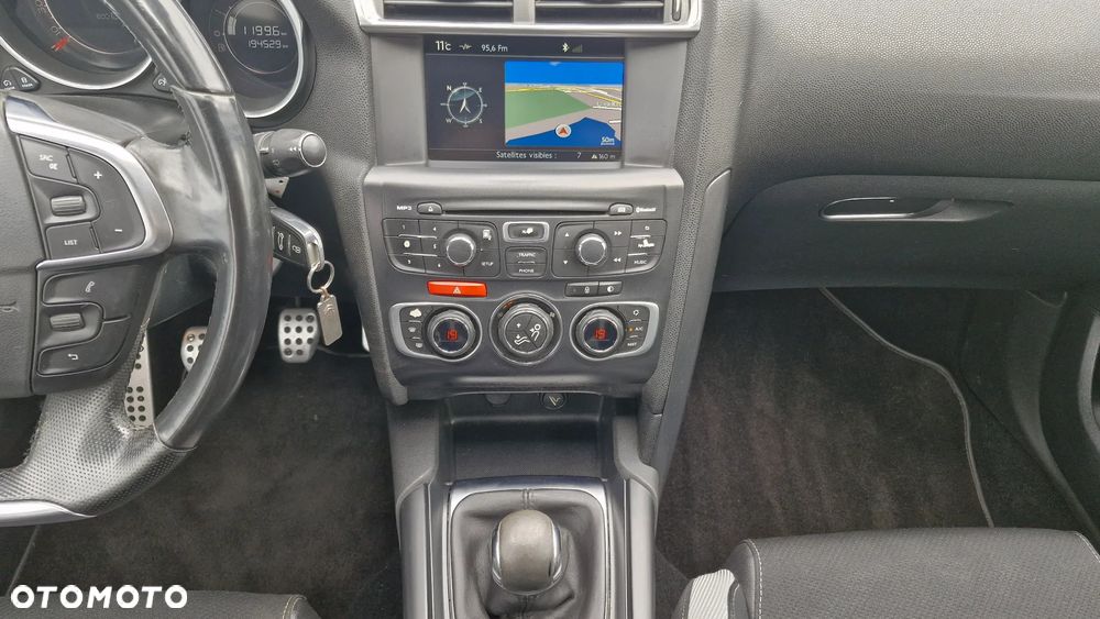 Citroën DS4 e-HDi 115 Chic - 12