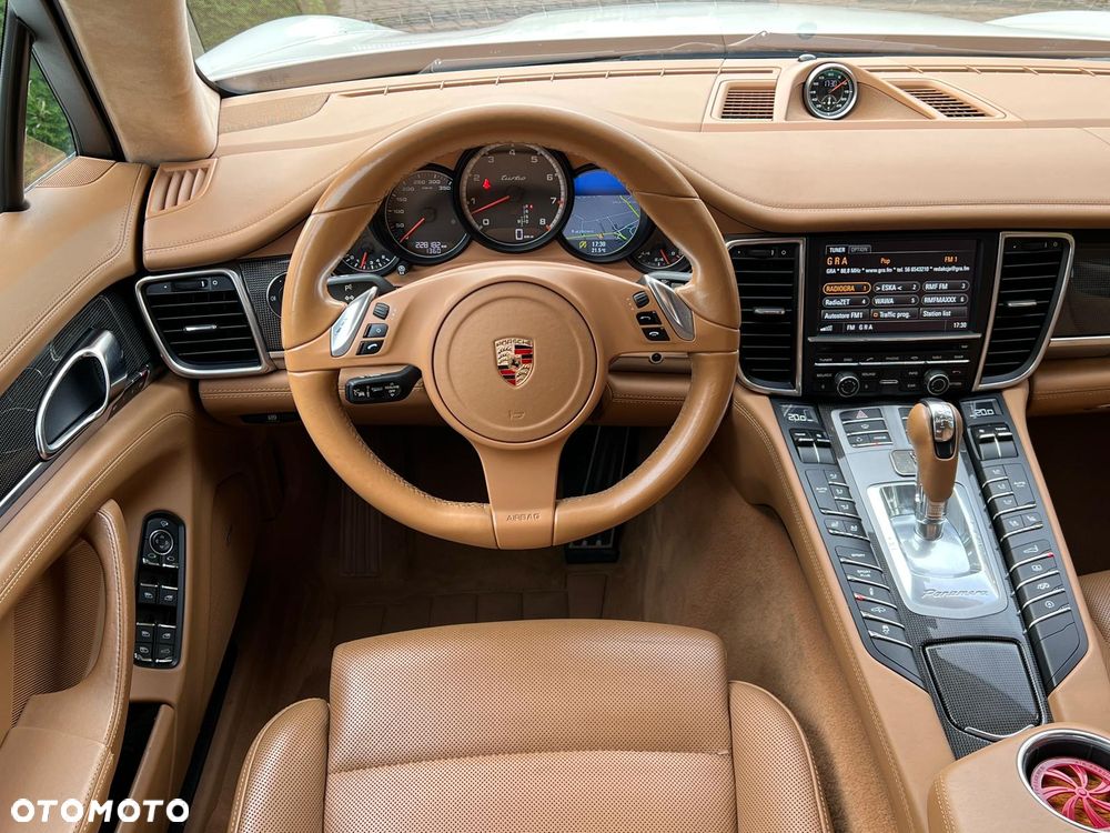 Porsche Panamera Turbo - 16