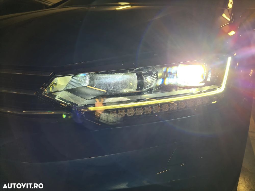 Volkswagen Touran - 32