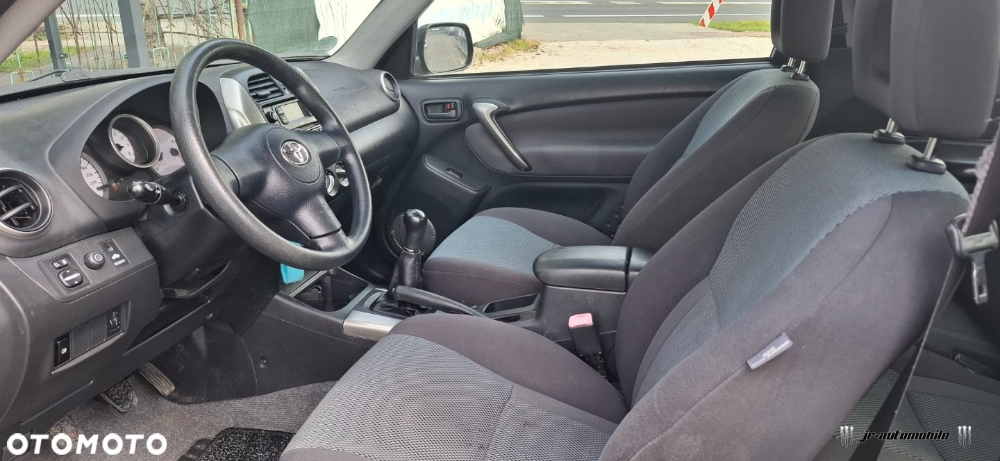 Toyota RAV4 - 8