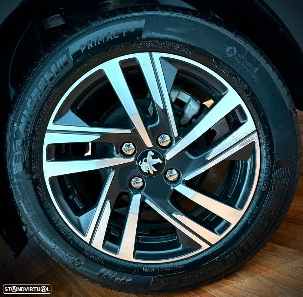 Peugeot 208 1.2 PureTech Allure - 7
