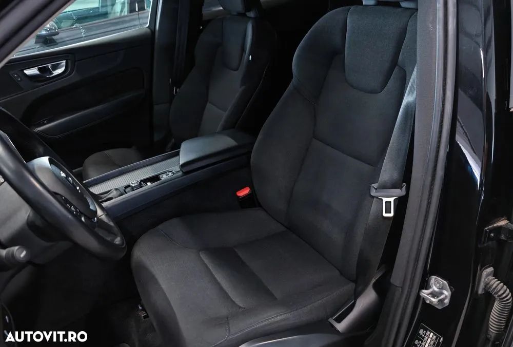 Volvo XC 60 B4 MHEV Momentum Pro - 7