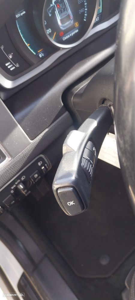 Volvo XC 60 2.0 D4 Momentum - 26