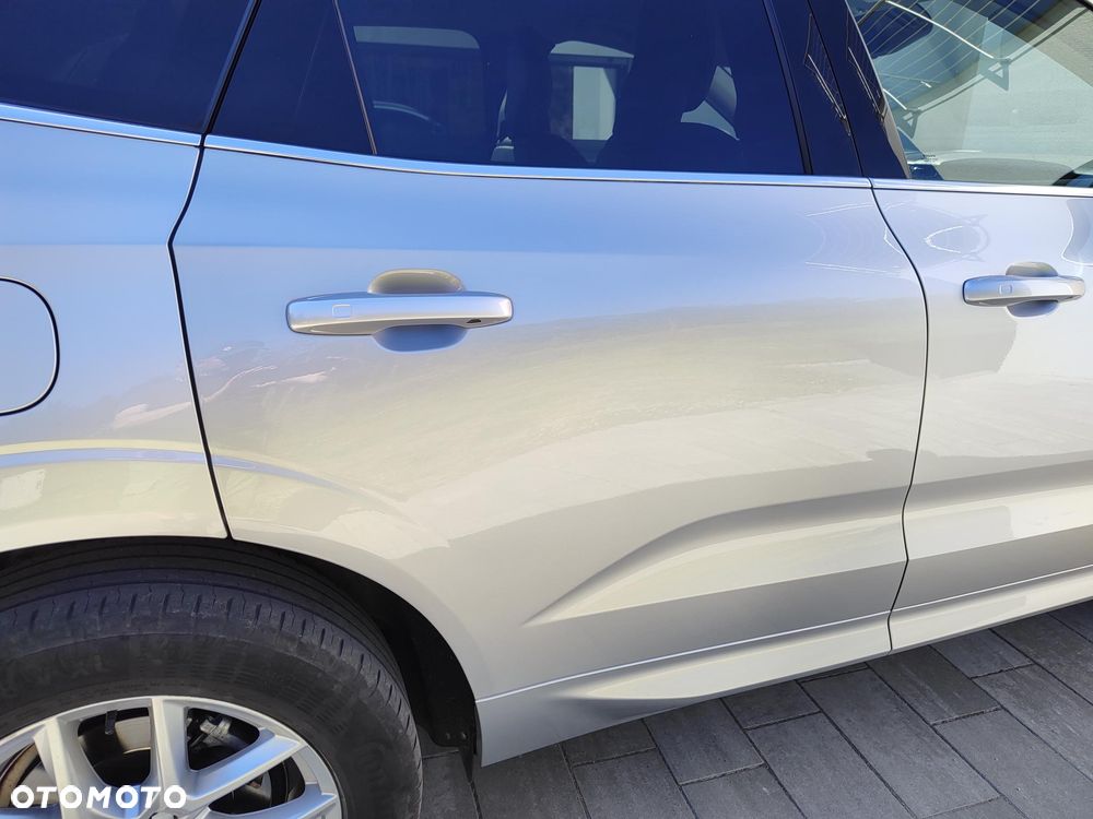 Volvo XC 60 B5 B AWD Momentum Pro - 19