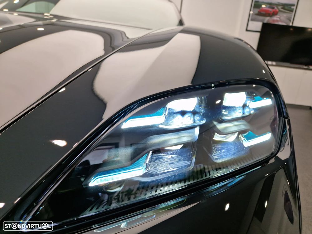 Porsche Taycan Sport Turismo - 14