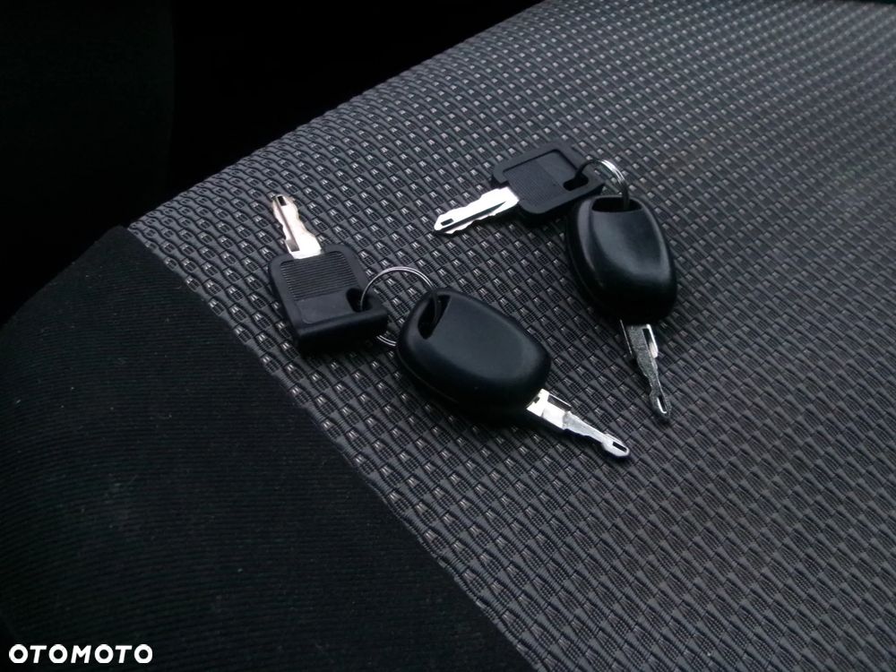 Renault TRAFIC - 22