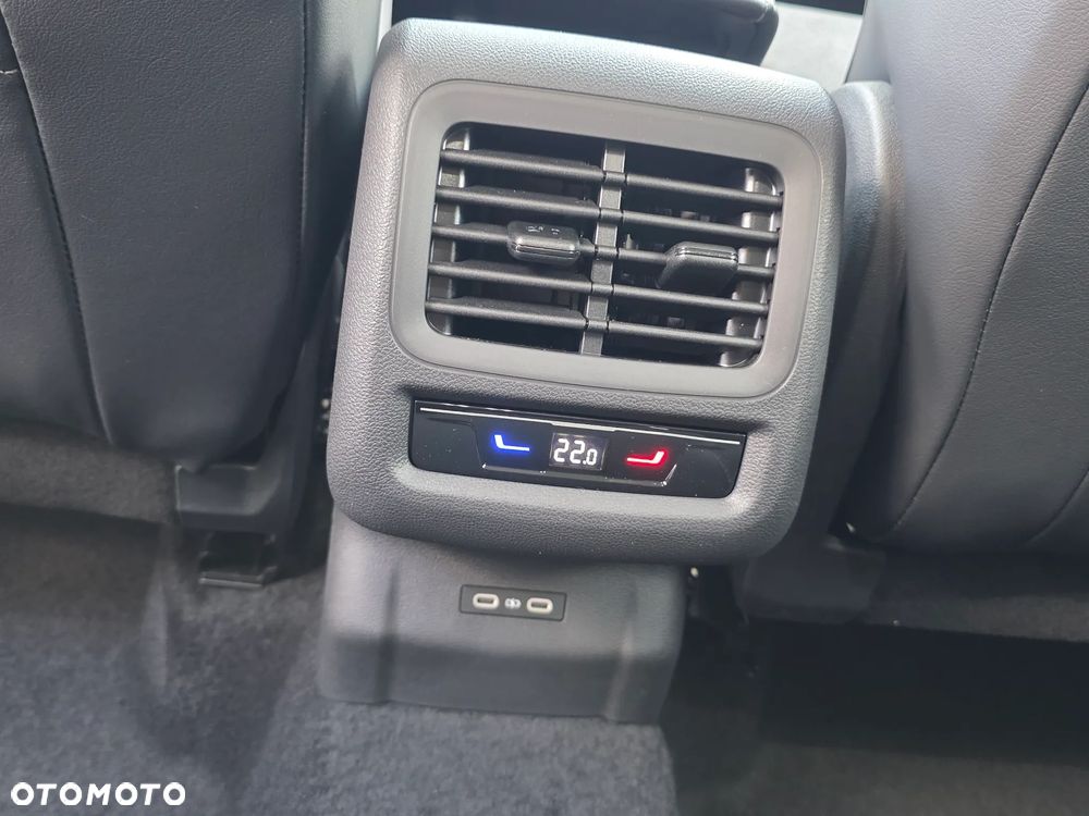 Volkswagen T-Roc 1.5 eTSI Style DSG - 21