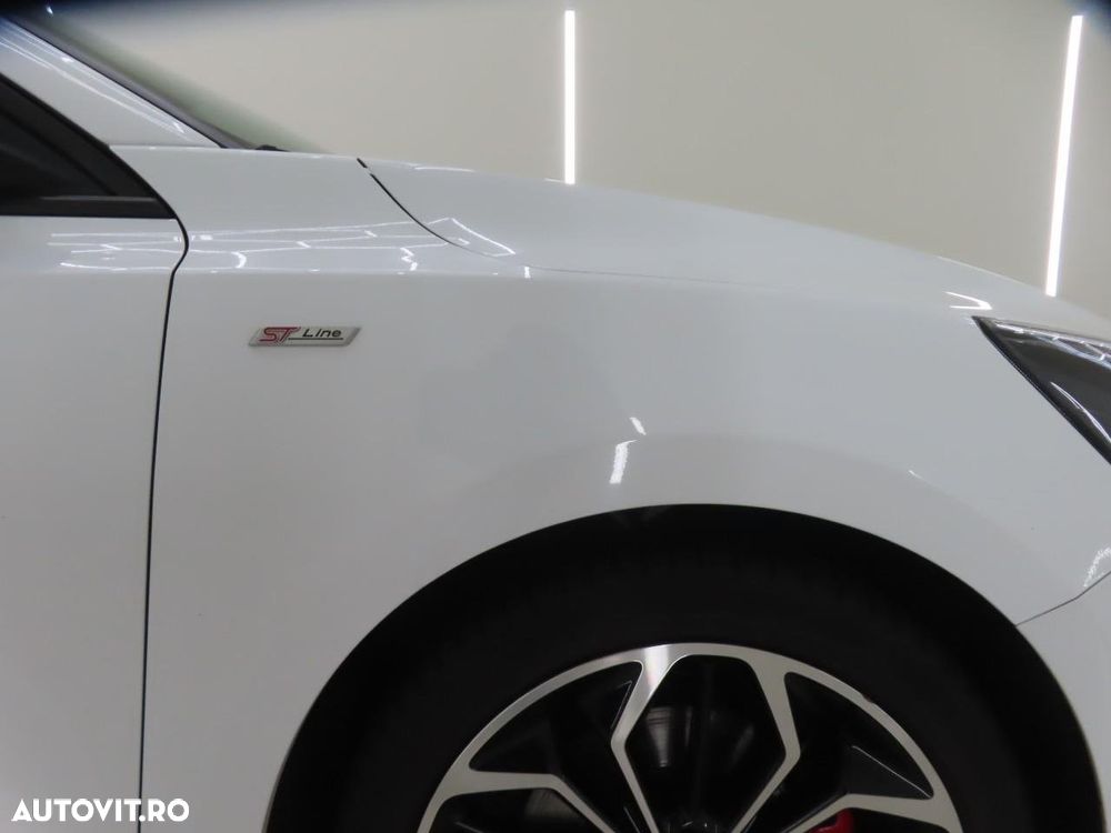 Ford Focus 1.0 EcoBoost MHEV ST-Line - 14