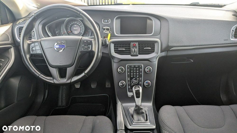 Volvo V40 - 23