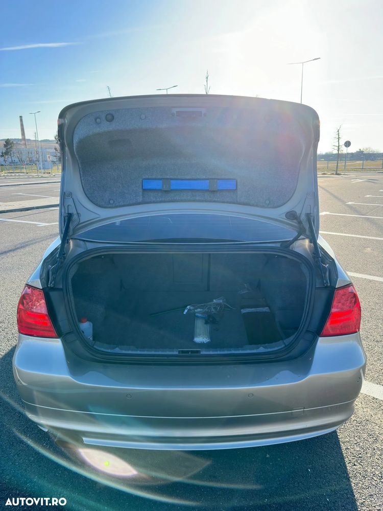 BMW Seria 3 318d DPF - 14