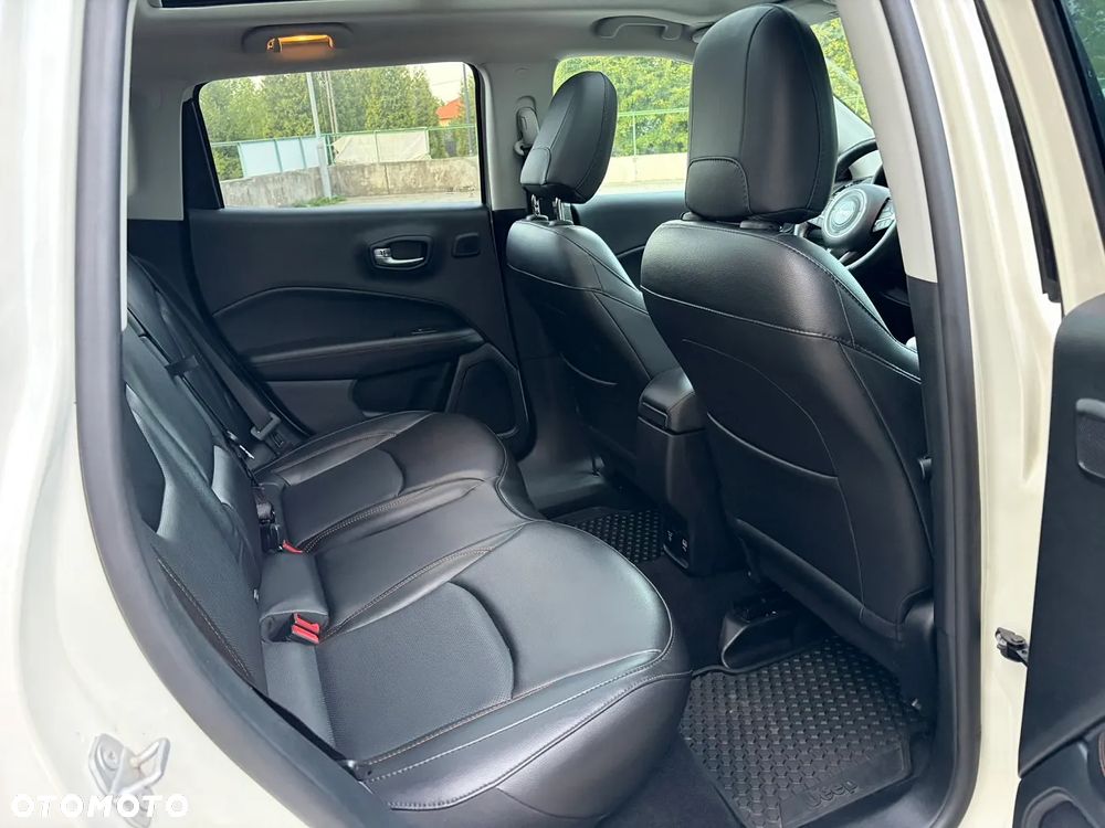 Jeep Compass - 12
