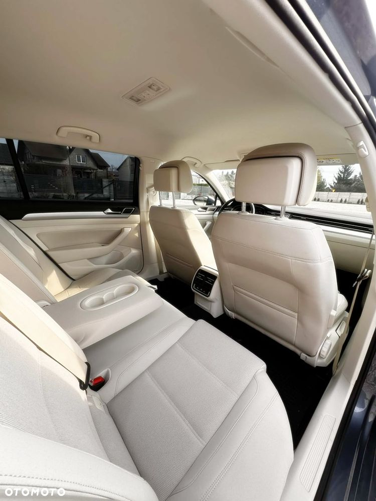 Volkswagen Passat 1.8 TSI BMT Comfortline - 28