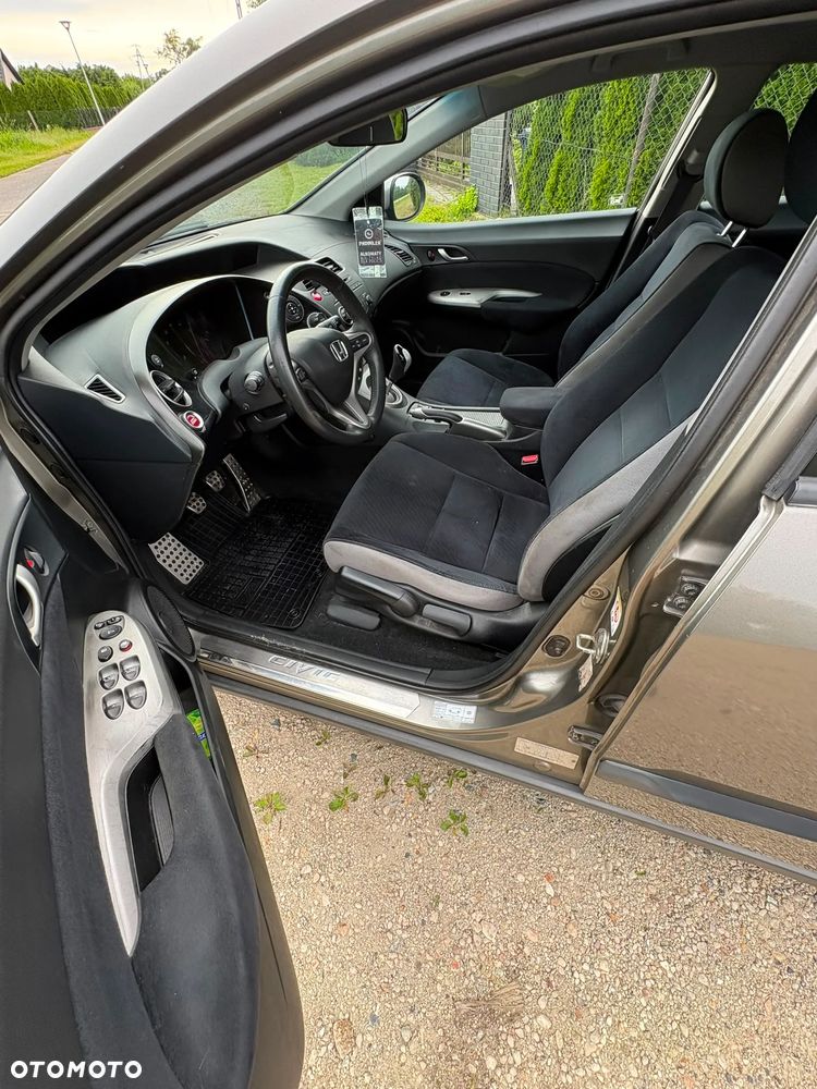 Honda Civic 1.8 Executive - 11