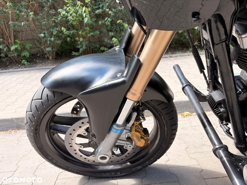 Harley-Davidson Dyna Fat Bob - 10