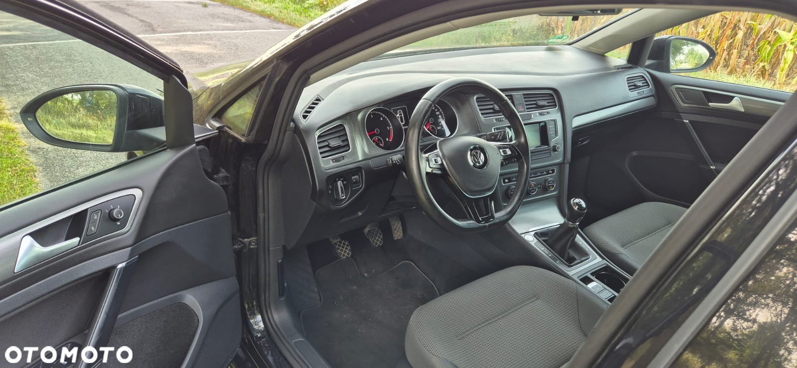 Volkswagen Golf - 6