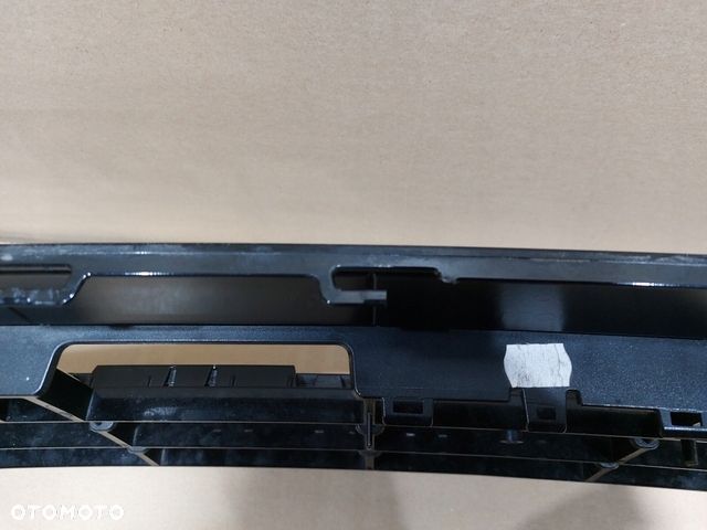 VW TIGUAN II 2 5NA R-LINE 15-20 GRILL KRATKA PRZÓD - 13