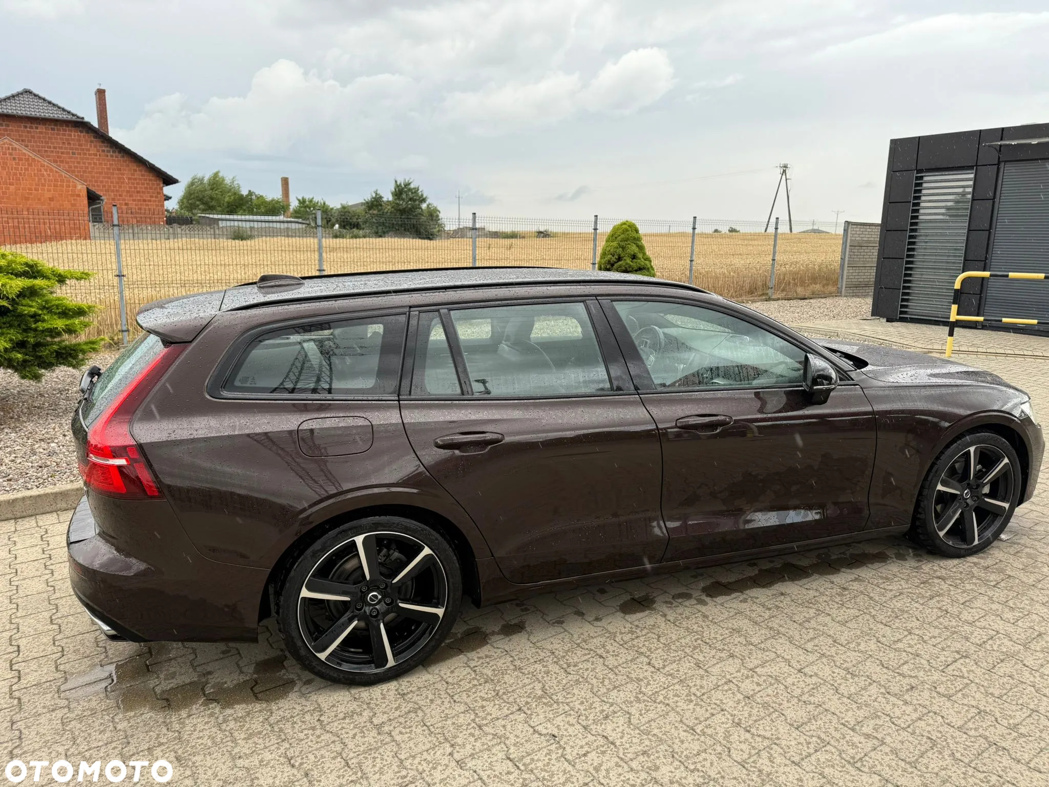 Volvo V60 D3 AWD R-Design - 4