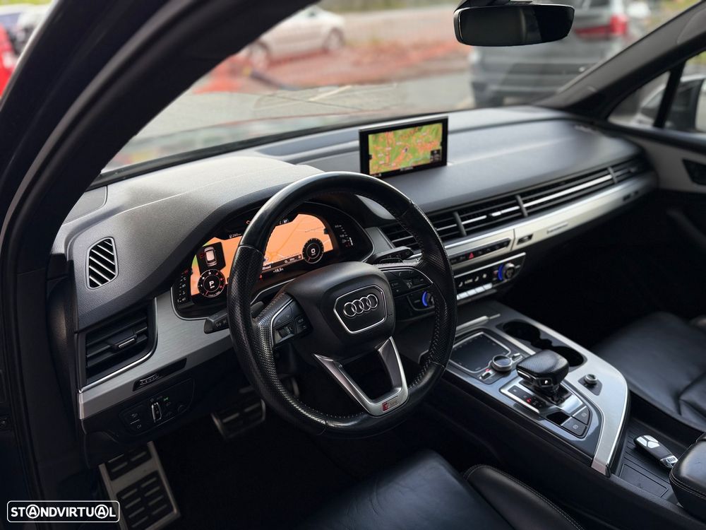 Audi Q7 3.0 TDI quattro tiptronic 7L - 31