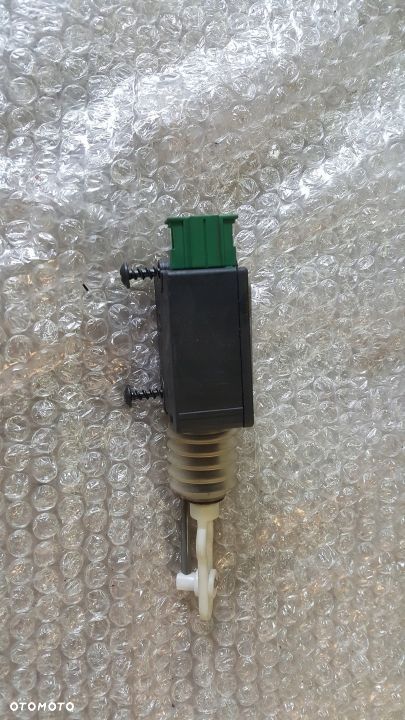 SIŁOWNIK KLAPY BAGAŻNIKA A3 8P A4 B6 4B9962115 - 2