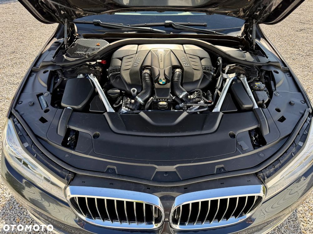BMW Seria 7 750i xDrive Edition Exclusive - 40