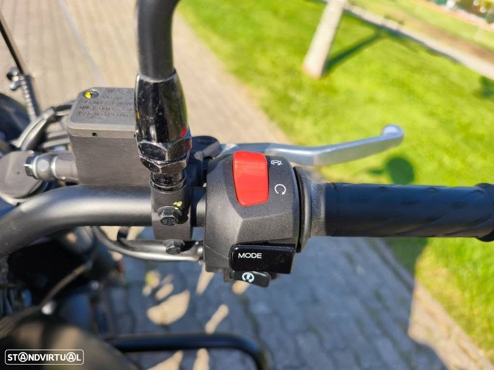 Moto Guzzi V7 850 Stone - 14