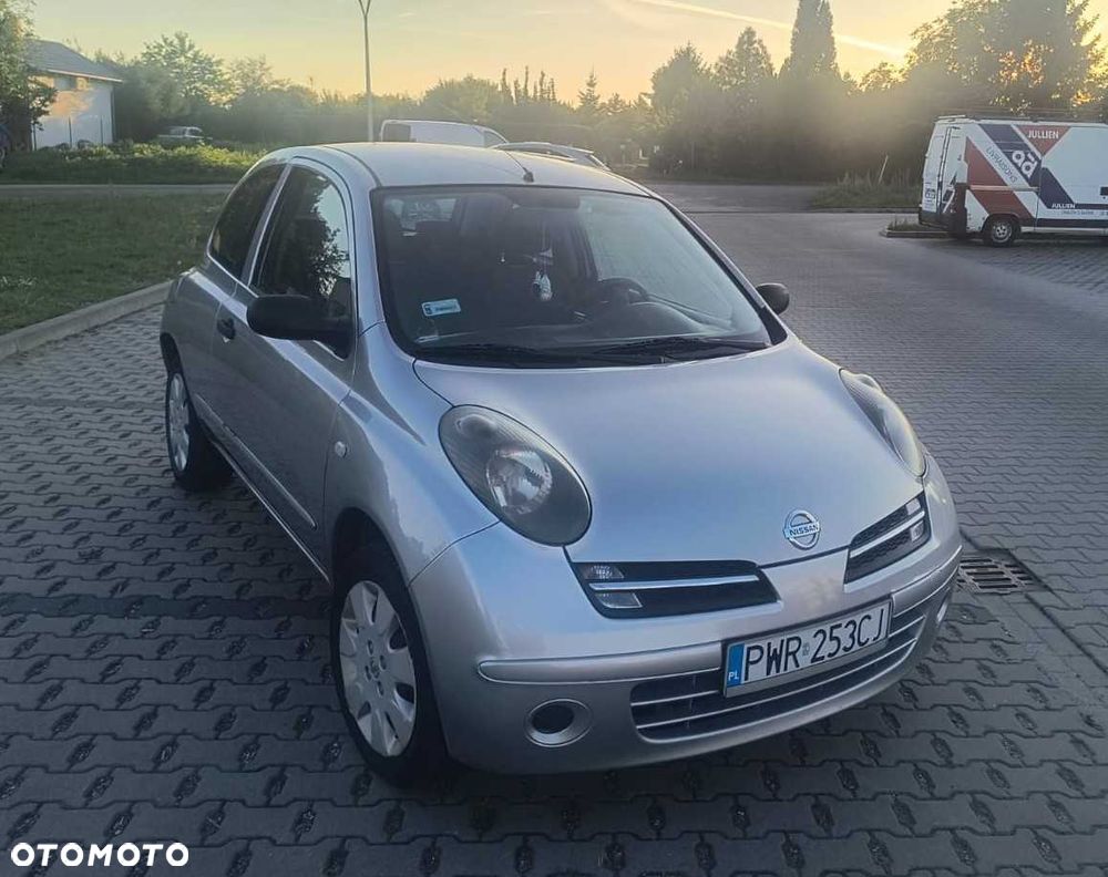 Nissan Micra - 1