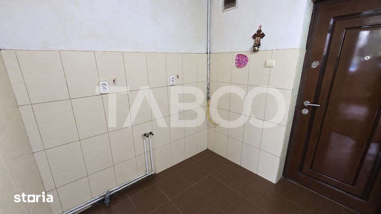 Garsoniera de vanzare de renovat 20mp in zona Terezian Sibiu — fotografia 3