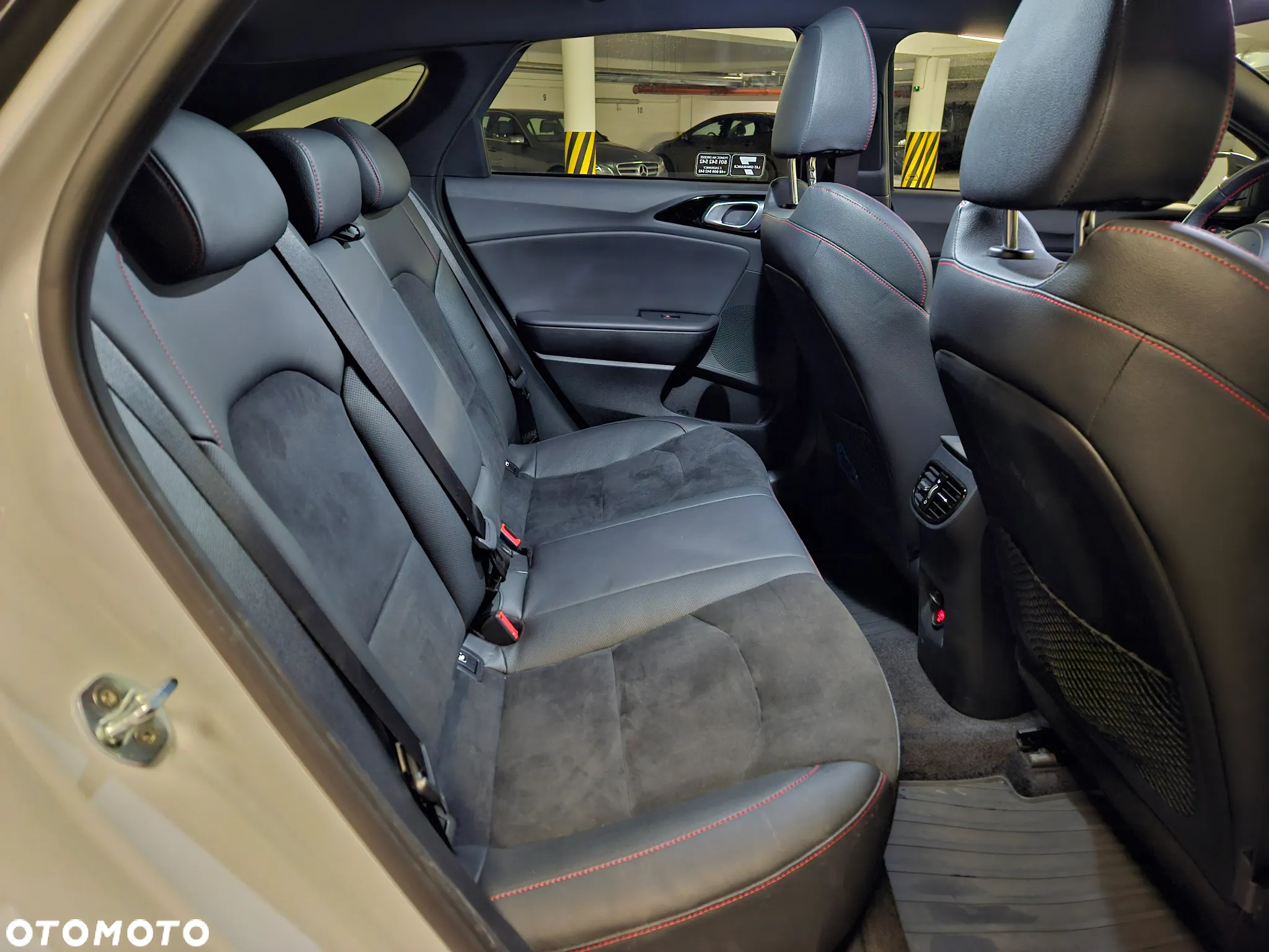 Kia ProCeed 1.6 T-GDI GT DCT - 13