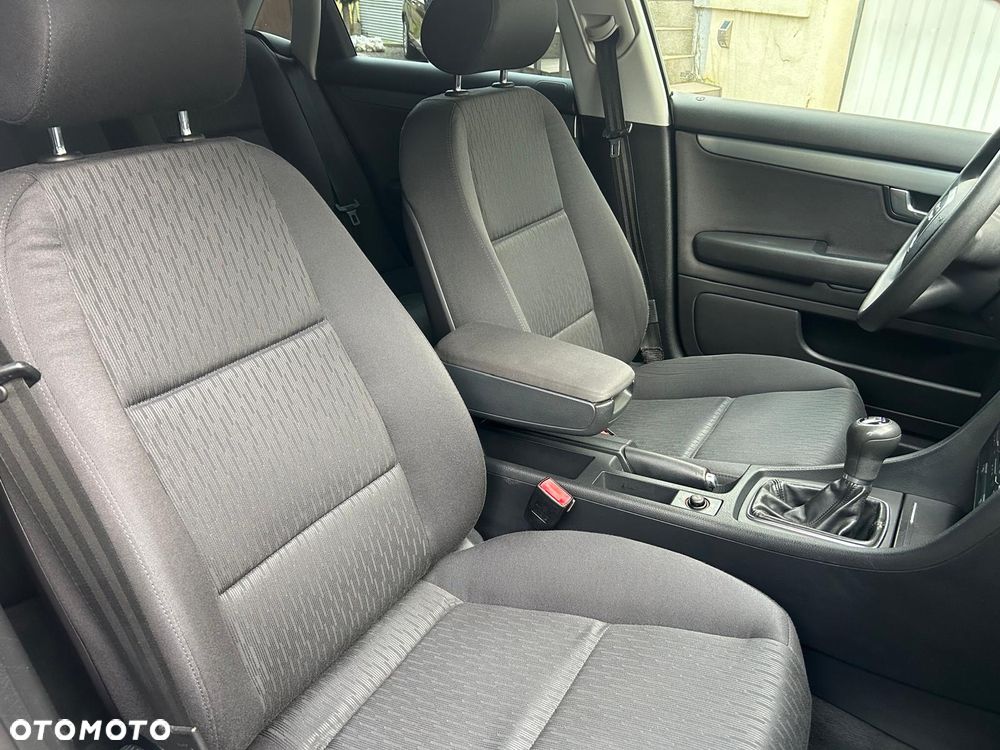 Audi A4 Limousine - 4