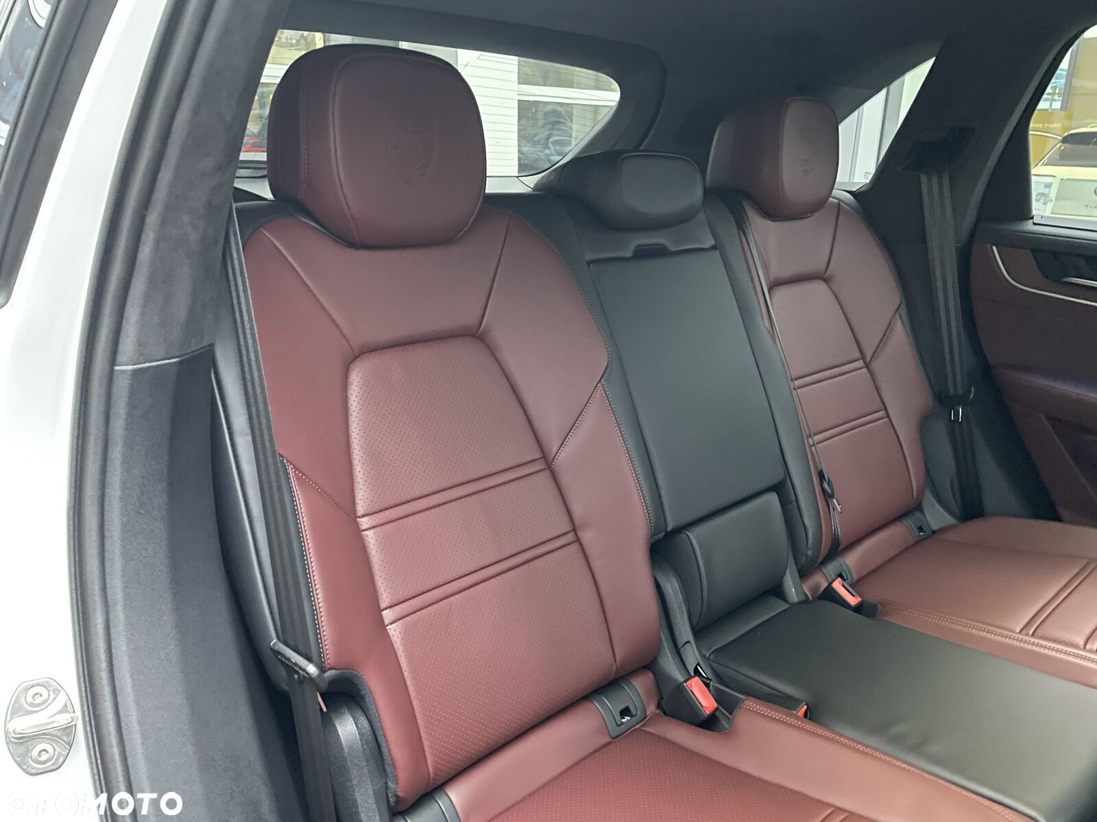 Porsche Cayenne - 23
