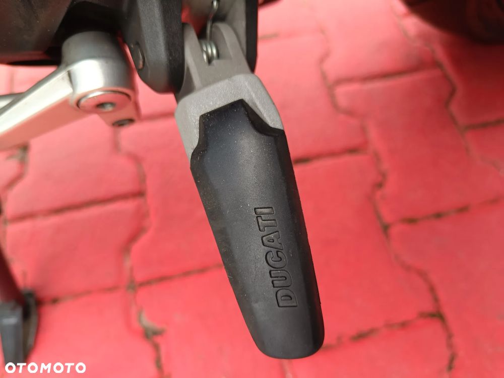 Ducati Monster - 27