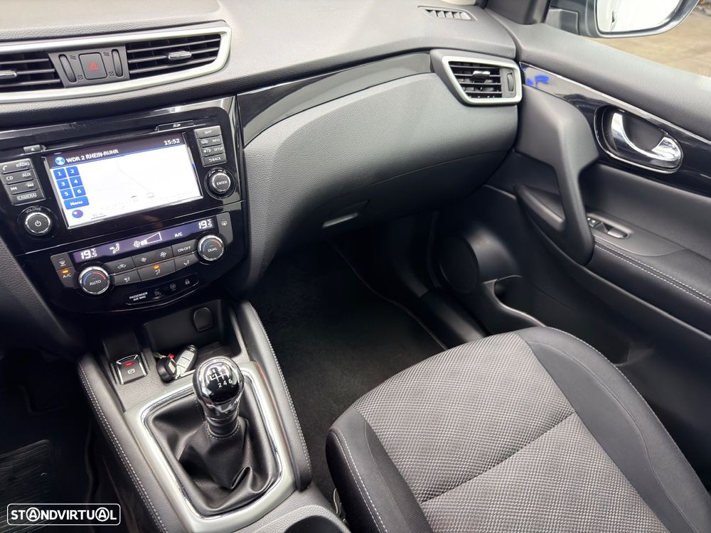 Nissan Qashqai 1.5 dCi Tekna Premium 18 360 - 26