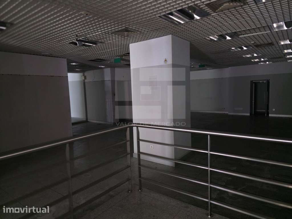 Loja comercial em Avenidas Novas, Lisboa, com localização privilegi... - Grande imagem: 4/33