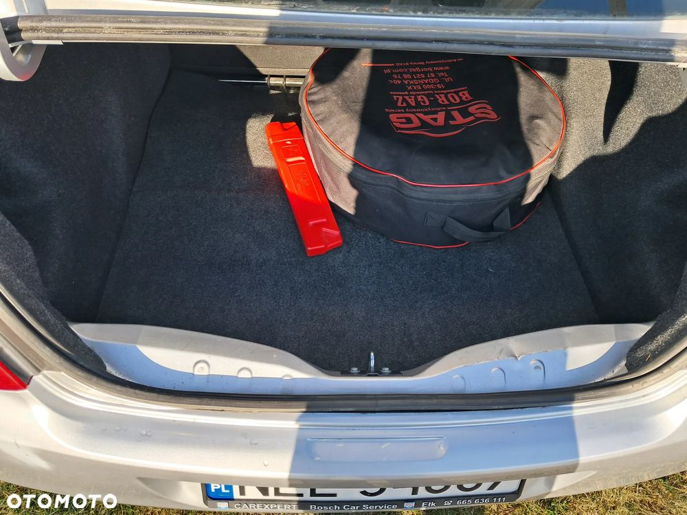 Peugeot 301 1.6 VTi Active - 38